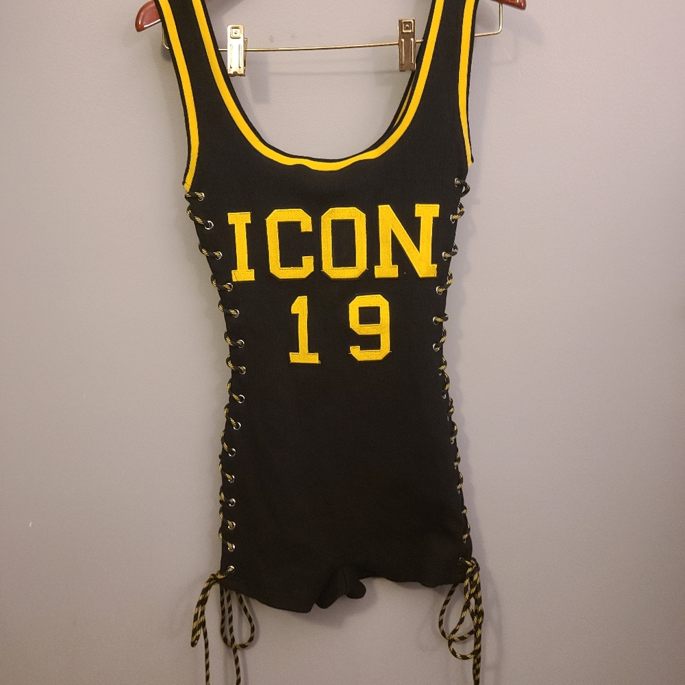 Fashion nova ICON romper